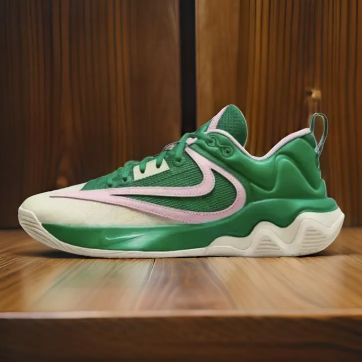 NIKE AIR ~Giannis Immortality 3~ (5 THE HARD WAY) (Malachite) ~Size 10.5~ (Men’s)