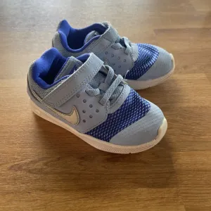 Nike Velcro Blue Sneakers 8