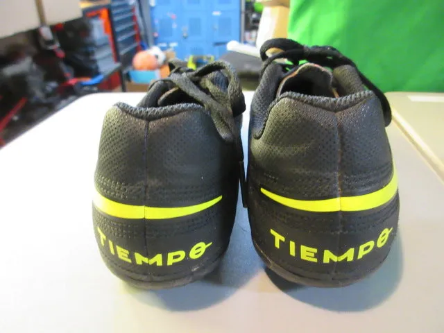 Used Nike Tiempo Soccer Cleats Size 1.5