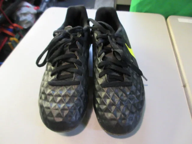 Used Nike Tiempo Soccer Cleats Size 1.5