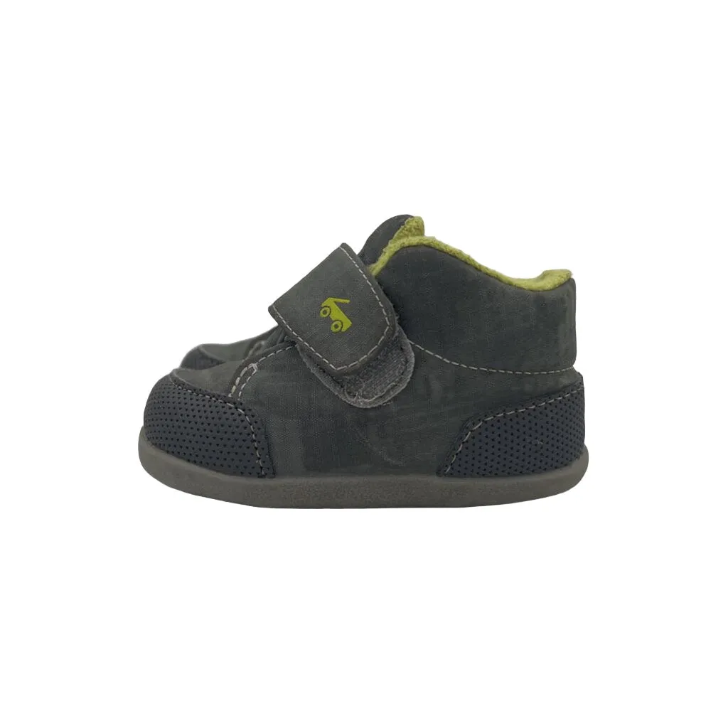 Velcro High top Sneaker